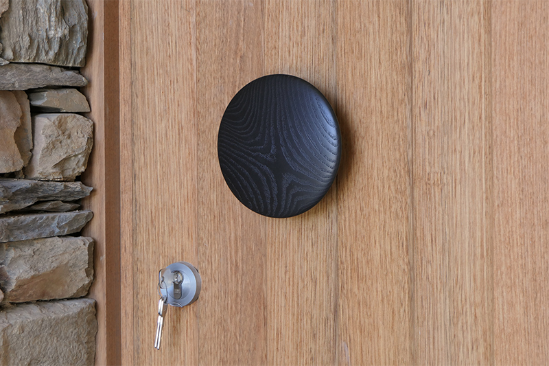 Entrance-door-handle-knob
