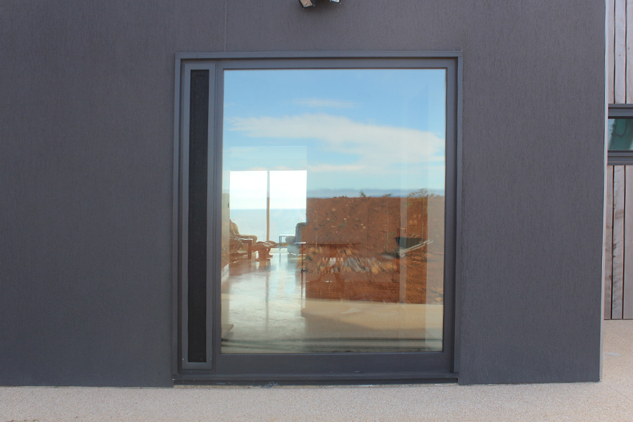 Tilt-window-narrow-next-to-picture-window